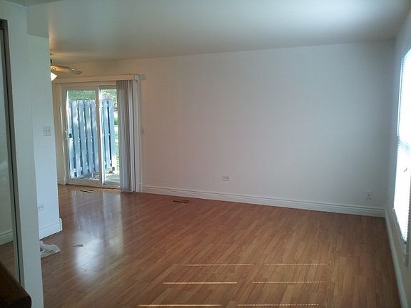 4th image of 1068 Hampton Hbr #1068