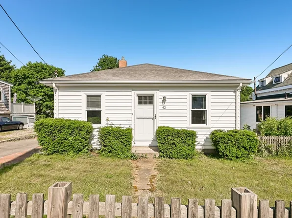 42 E Main St, Gloucester, MA 01930