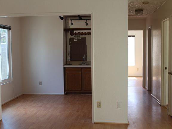 5th image of 11576 Oakwood Dr