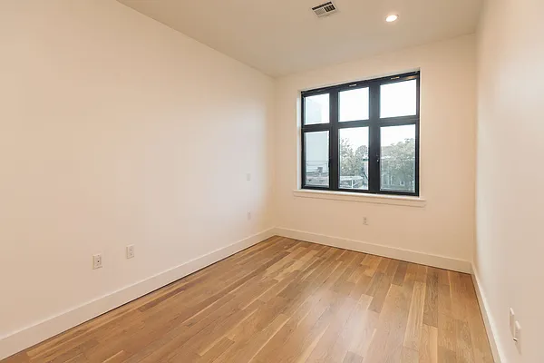 Rented by Nooklyn NYC LLC | media 58