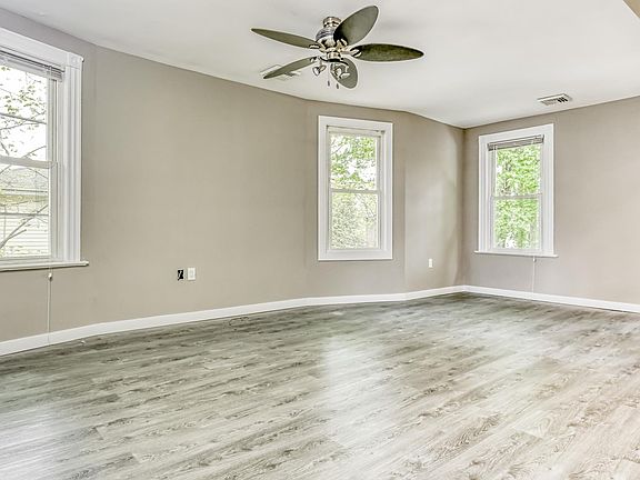5th image of 115 Washington Ave #201