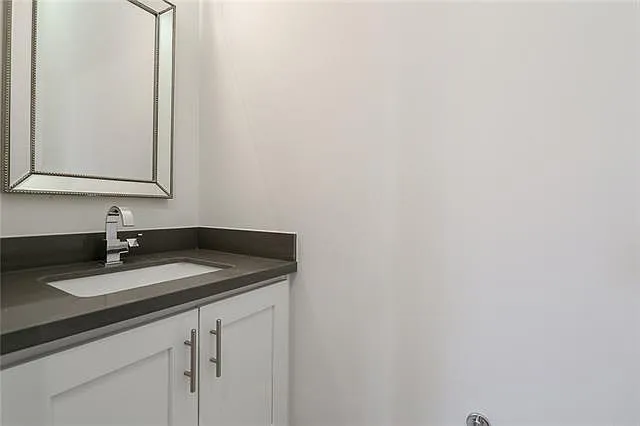 3431 Chartres St #6 — Photo 8