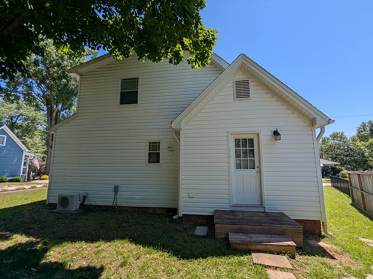 516 Trade St — Photo 18