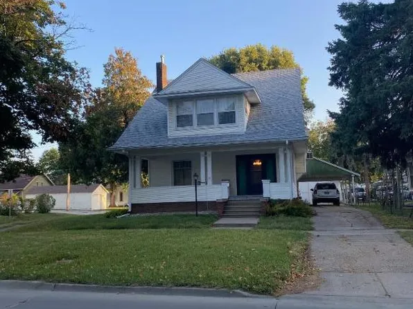 202 W Robinson St, Knoxville, IA 50138