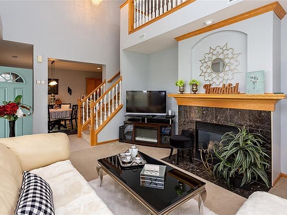 2nd image of 4007 NE Gardenia Ln