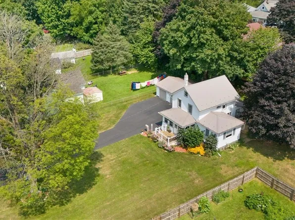 42 Curtiss Ave, Sodus, NY 14551