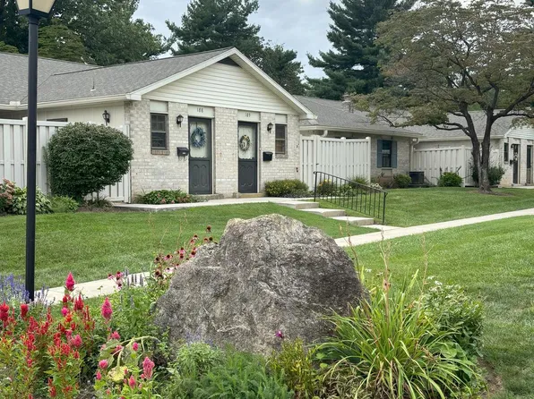 189 Valleybrook Dr, Lancaster, PA 17601