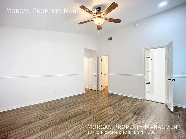 13715 Richmond Park Dr N #206 — Photo 11