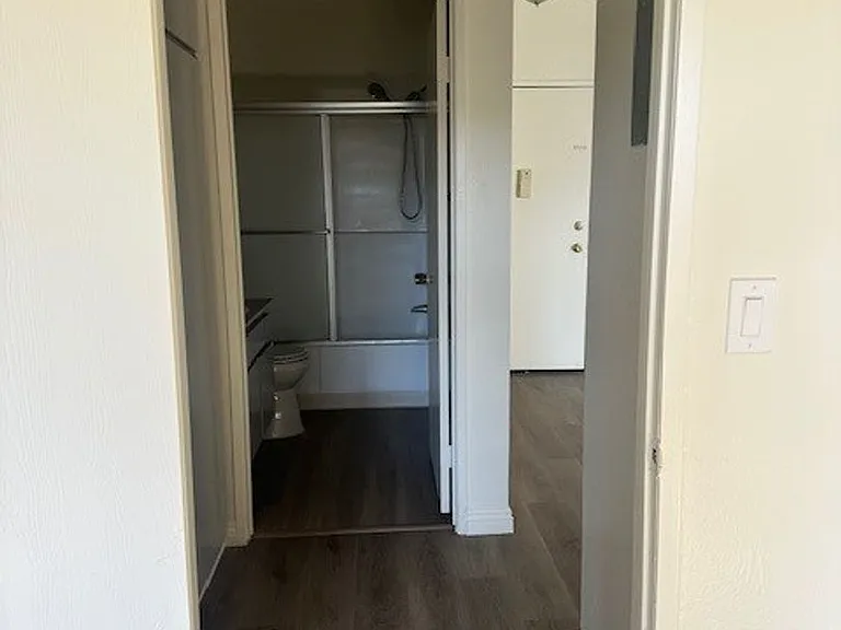 Laurel Canyon West — Photo 17