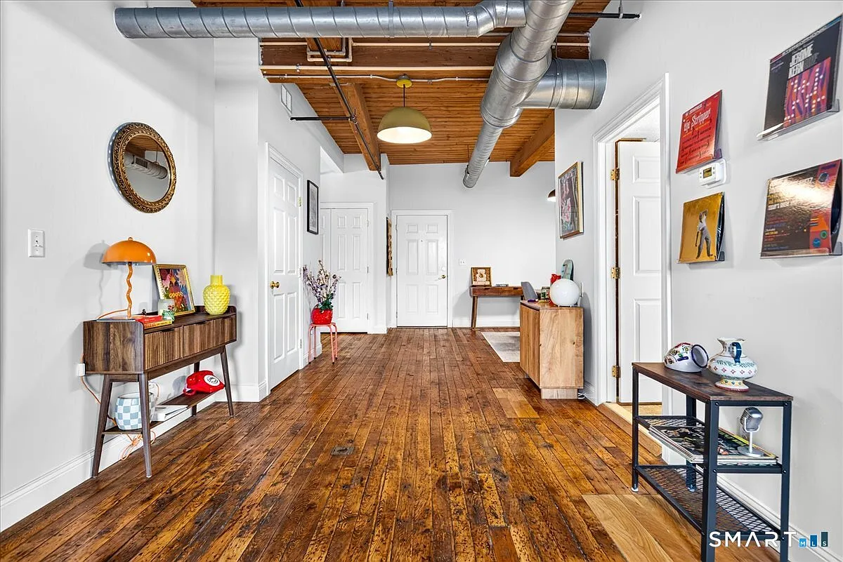 2 bed, 2.0 bath, 1250 sqft, $2,600 — Photo 3