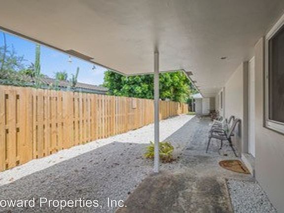 2nd image of 823 SE 14th St APT 3