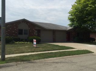 820-822 Comanche Ln, Tipp City, OH 45371