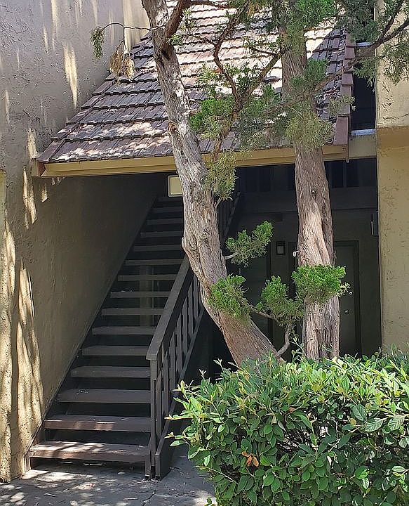 1st image of 275 Tradewinds Dr APT 4