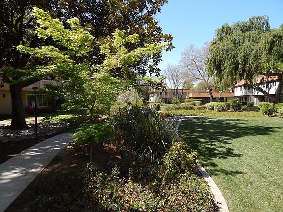 2nd image of 8851 Salmon Falls Dr