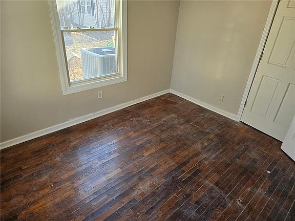 4th image of 8508 Eby Ave