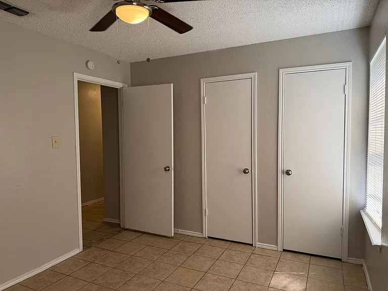 811 W Olmos Dr — Photo 10