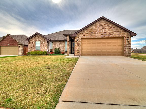 2nd image of 400 Hunters Glen Ct