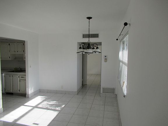 5th image of 87 Saxony Cir #87-B