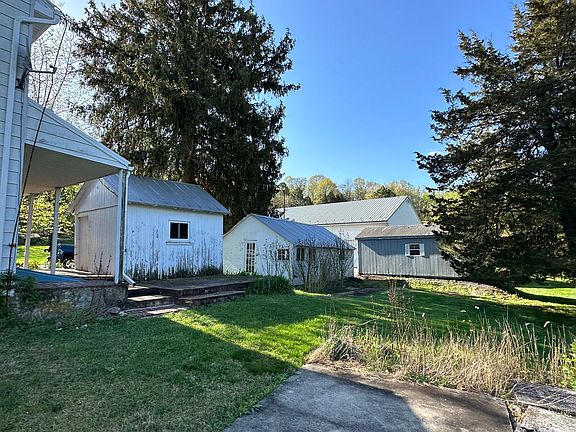 3rd image of 84 Stump Ln
