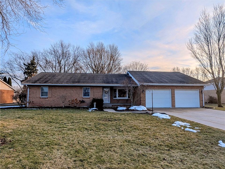 1st image of 12 Parkdale Dr