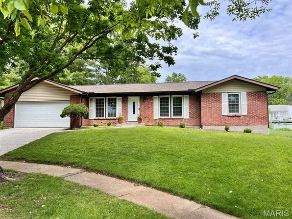 9923 Regalton Ct, Saint Louis, MO 63123