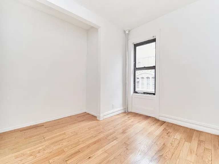 583 W 177th St #33 — Photo 7