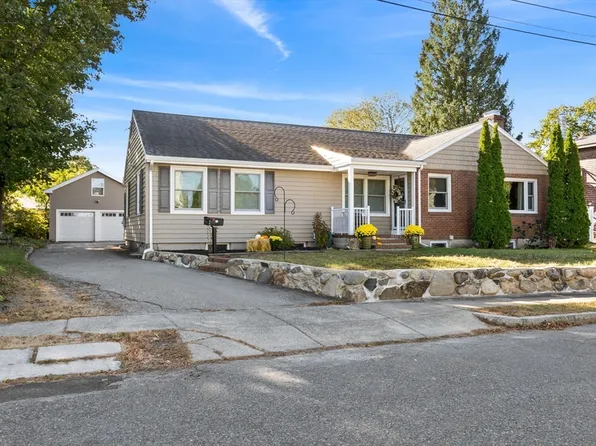 11 Wilson Ave, Wakefield, MA 01880