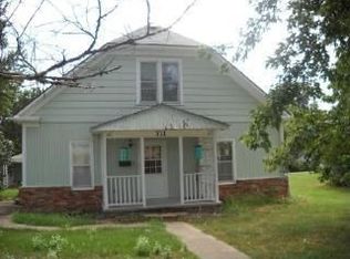 711 Columbia St, Council Grove, KS 66846