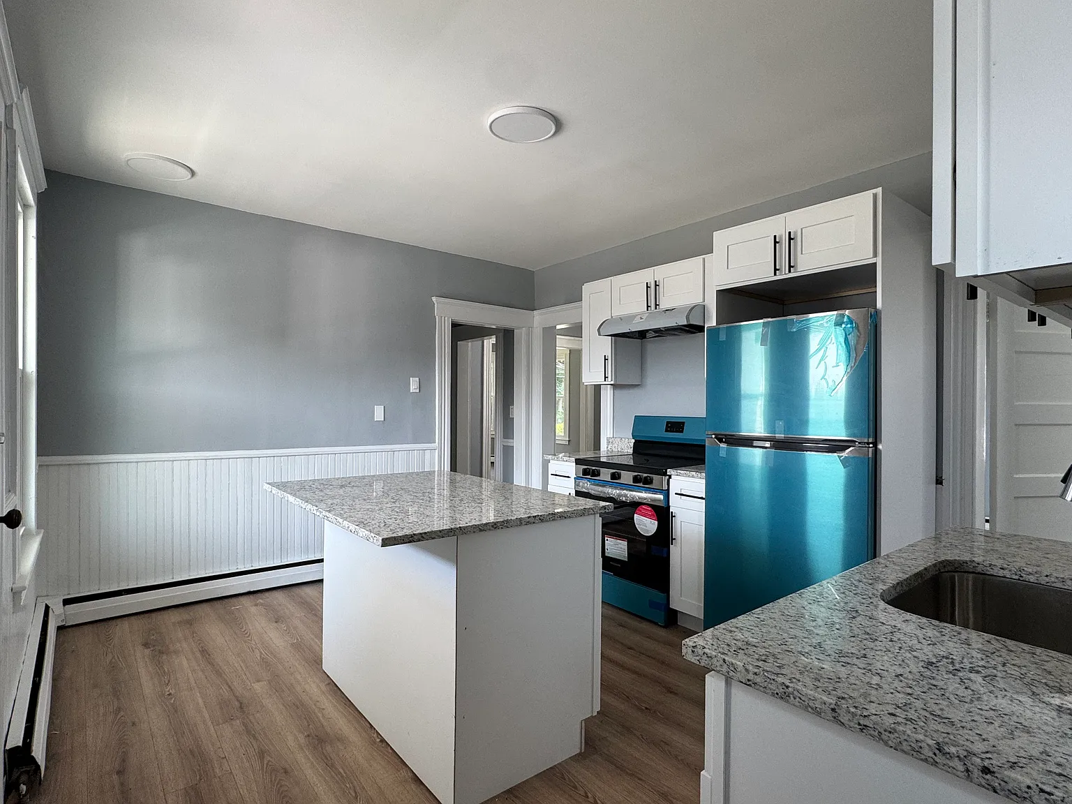 4 bed, 1400 sqft, $2,250 — Photo 2