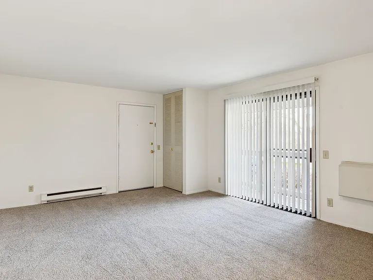 Country Meadows Apartments — Photo 37