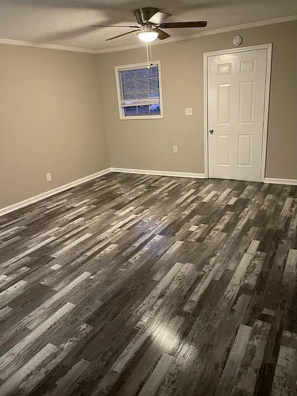 2 bed, 1000 sqft, $1,049 — Photo 4