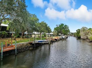 11322 W Bayshore Dr, Crystal River, FL 34429