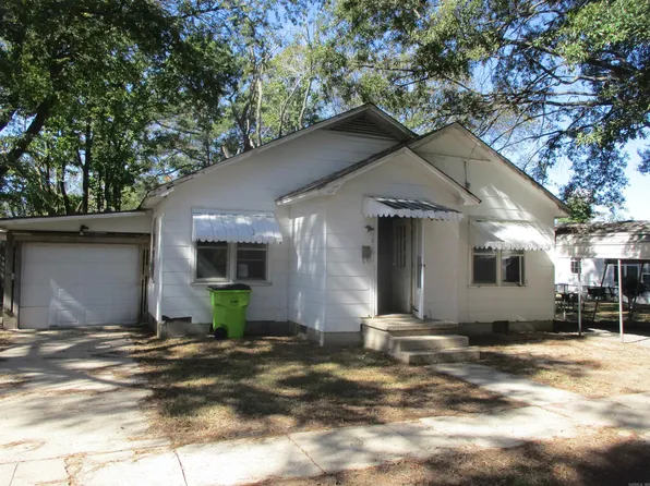 1706 S College St, Stuttgart, AR 72160