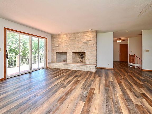 5th image of 47 Marval Dr