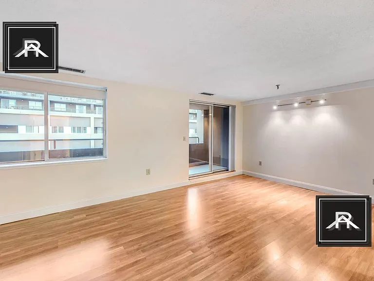 1077 Commonwealth Ave #209 — Photo 7