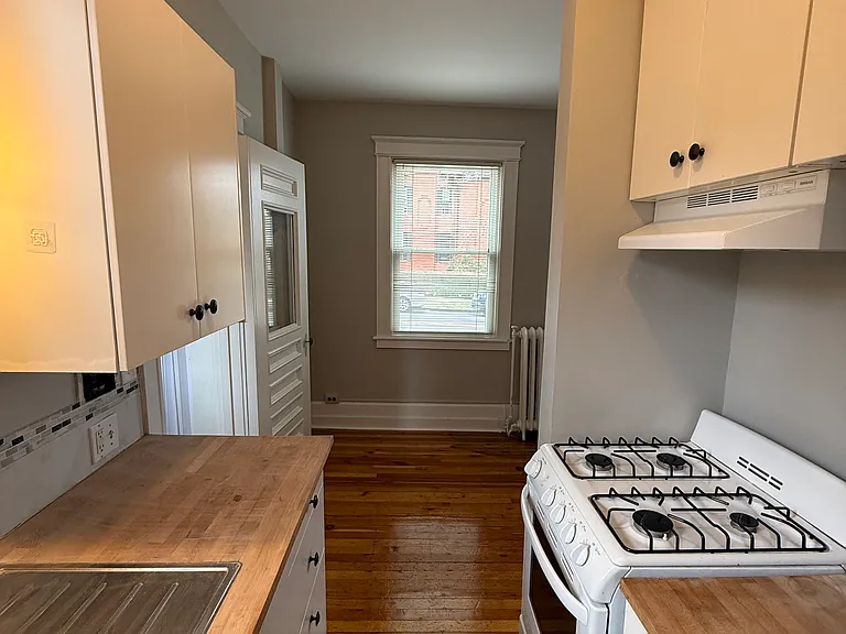 512 Whitney Ave #1B — Photo 5