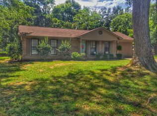 808 Hickory St SE, Hartselle, AL 35640