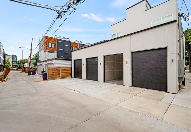 1573 N King St — Photo 16