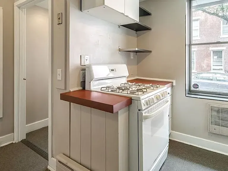 2553 Salmon St — Photo 3
