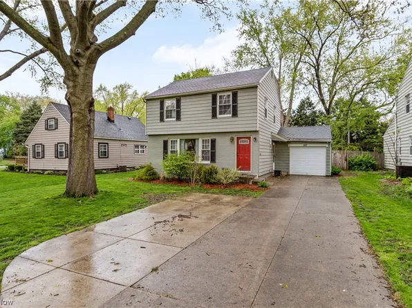 327 Sundale Rd, Akron, OH 44313