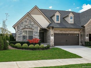 3152 Blossom Ridge Blvd, Rochester, MI 48306