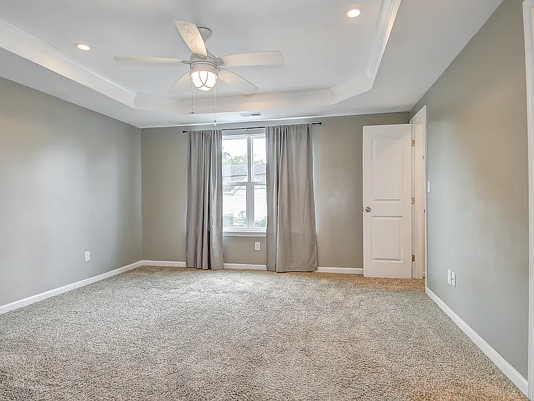 224 Taylor Ave W — Photo 21
