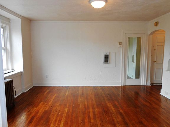 4th image of 5622 Stanton Ave #7