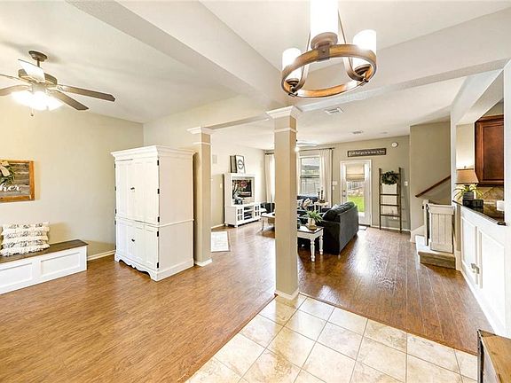 3rd image of 3105 Thicket Dr