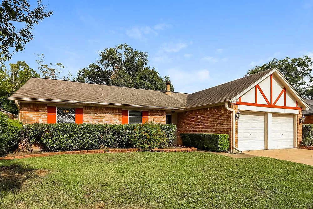 4 bed, 2.0 bath, 1725 sqft, $1,910 — Photo 3
