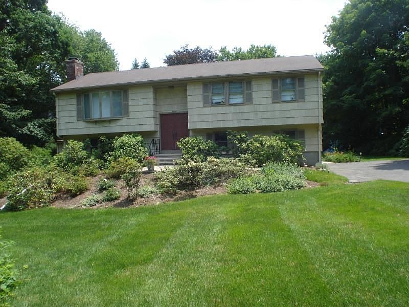 Well Maintained Raised Ranch