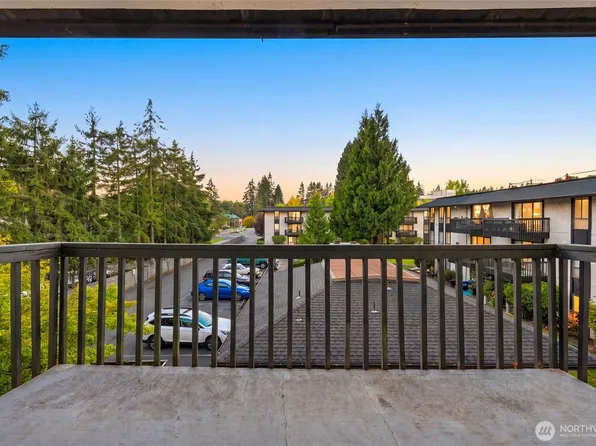 19409 56th Avenue W #301, Lynnwood, WA 98036