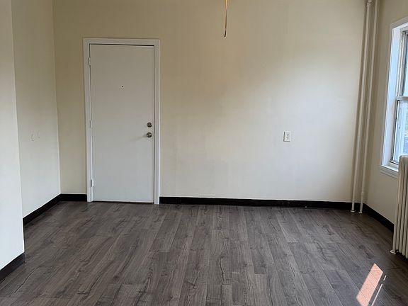 4th image of 347 Bridge St #1