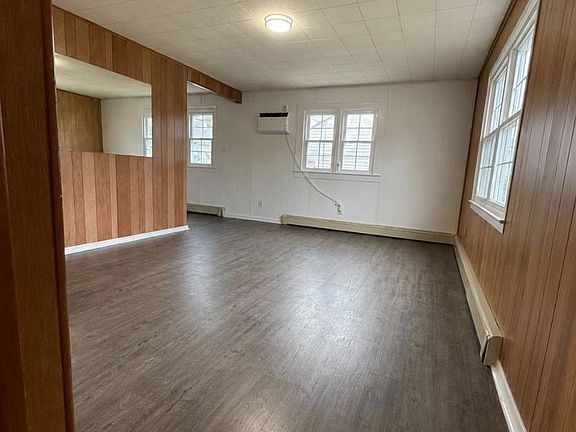 3rd image of 1019 Marton St