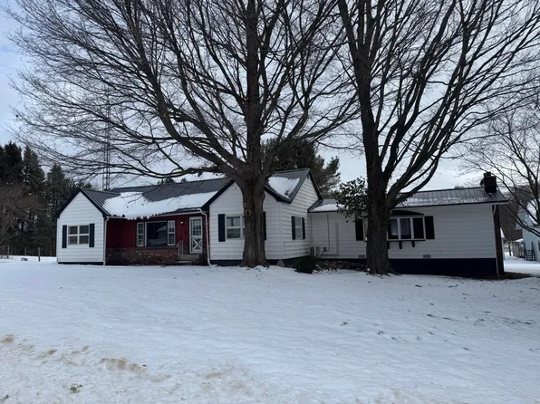 32707 County Road 687, Bangor, MI 49013